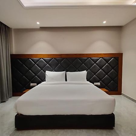 Hotel Parth Una  Zewnętrze zdjęcie