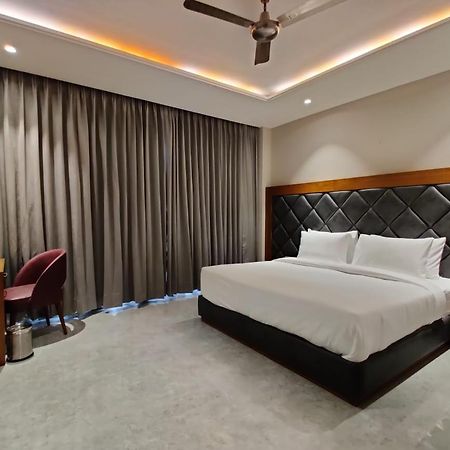 Hotel Parth Una  Zewnętrze zdjęcie