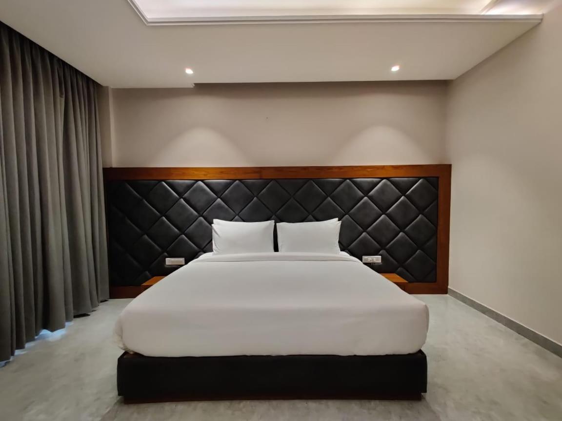 Hotel Parth Una  Zewnętrze zdjęcie