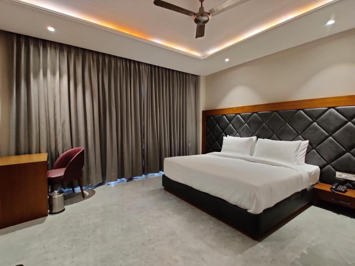 Hotel Parth Una  Zewnętrze zdjęcie