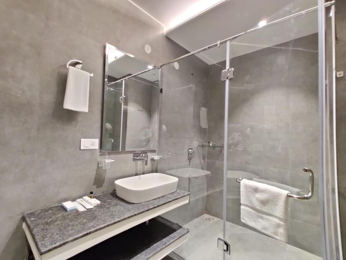 Hotel Parth Una  Zewnętrze zdjęcie