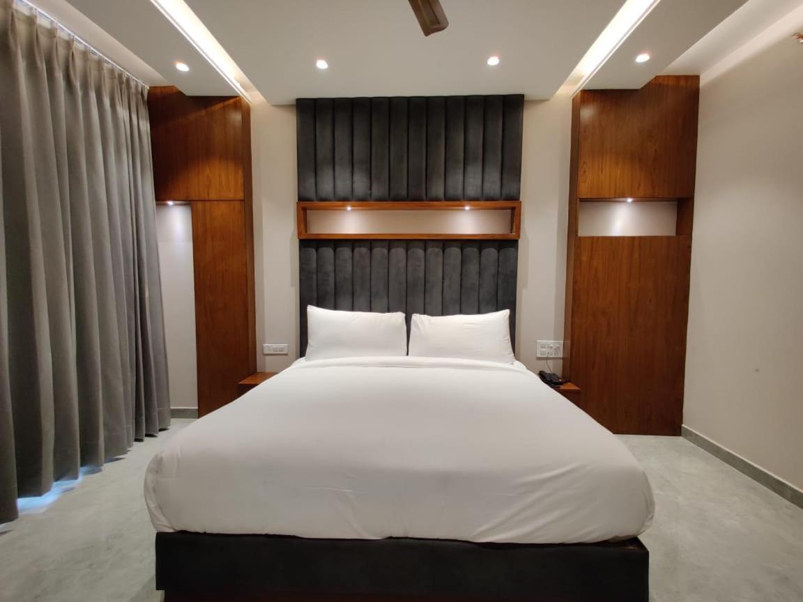 Hotel Parth Una  Zewnętrze zdjęcie